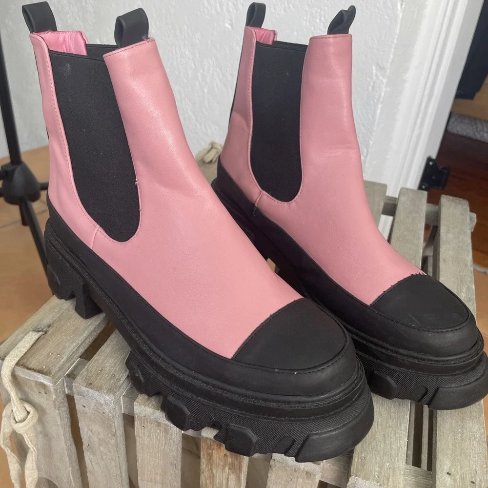 Portland Boot Company Womens 10 Mudguard Chelsea Bootie Lug Platform Sole Pink